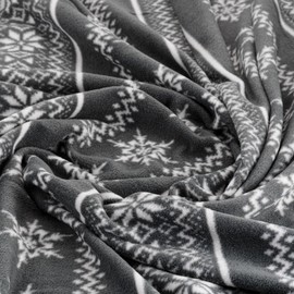 Celebright Christmas Fleece Throw - Large 50 x 60 Inch (127 x 152cm) Fluffy Microfiber Blanket Throw Over for Bed, Sofa, Couch - Plush Snuggly Cosy Winter Warmer - Scandi Nordic Grey