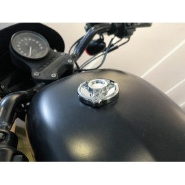 CARGLETRUE Motorcycle Gas Tank Cap CNC Aluminum Screw Vented Fit for Harley Touring Road King Dyna Softail Sportster XL 883 Chrome