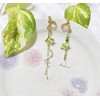 Feel "White Cat and Ginkgo Leaf Swinging Earrings" Women's Cute