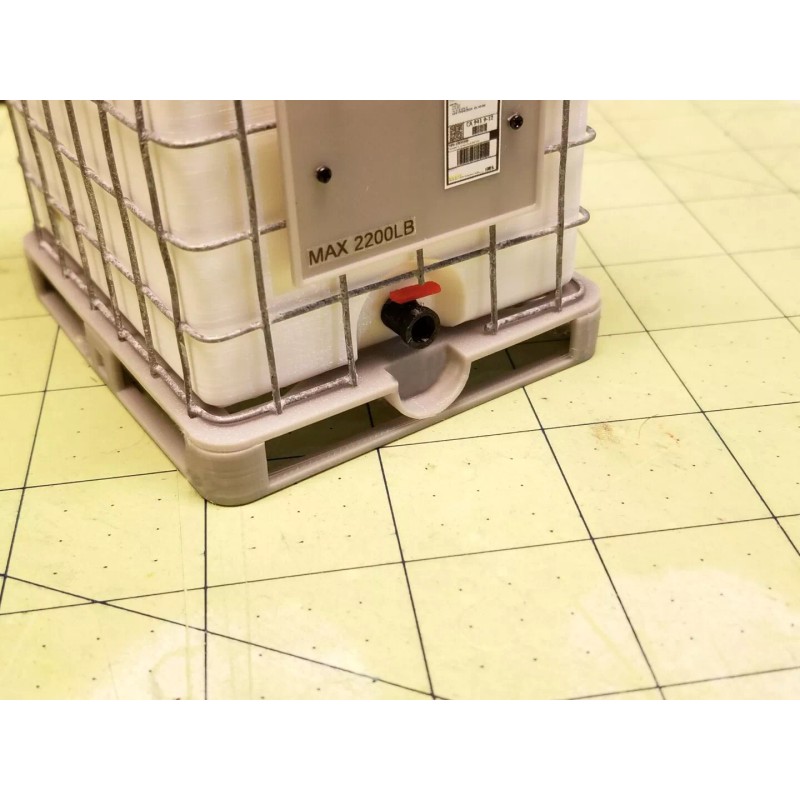 Unbranded Custom Made IBC 275g Tote at 1:14 Scale for