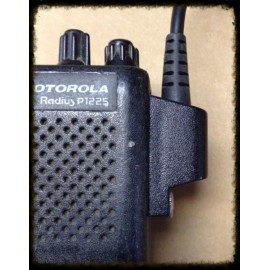 Motorola   NEW MOTOROLA OEM P1225 P1225LS ACCESSORY RETAINER CLAMP HLN9900A