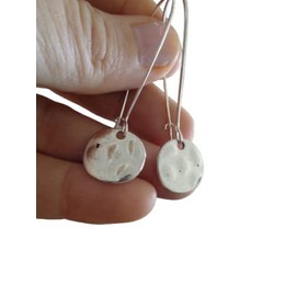 Hammered plates: on long kidney hooks