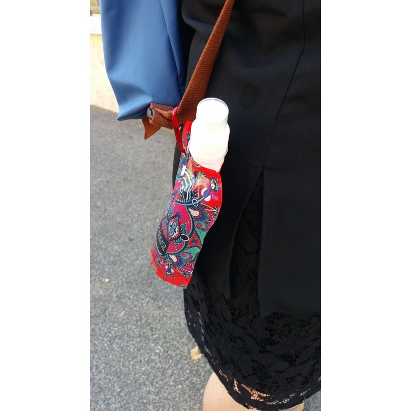 Aqua Licious 6386 Foldable Water Bottle with Carabiner Lion