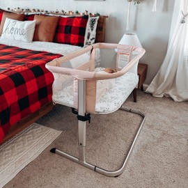 Dream On Me Daisy Bassinet and Bedside Sleeper, Lightweight and Portable Baby Bassinet, Adjustable Height Position, Easy to Fold and Carry Travel Bassinet