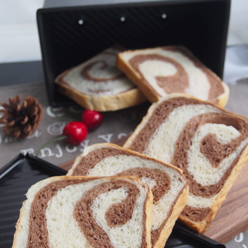 CHEFMADE Bread Mold Day Bread Mold with Lid Ripple Type