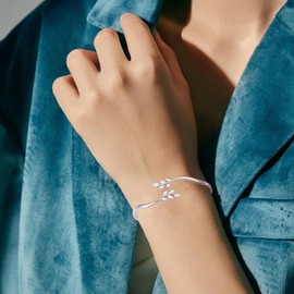 DAOCHONG Sterling Silver Sideways Cross Bangle Faith Hope Love Cross Bangle Engraved Bracelet Love Heart Circle Bangle Bracelets for Women Sister Girlfriend Gift, Sterling Silver , no available