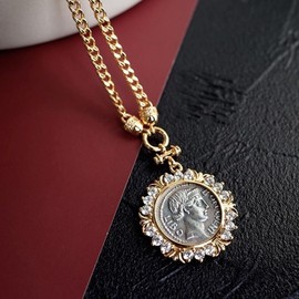 UNGUGU Necklace with coin locket of the Roman goddess Fortuna from mythology Bonevent, ancient Roman symbol, coin with zirconia, Agate