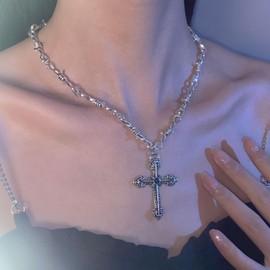CSIYANJRY99 Punk Goth Neckalce Vintage Cross Butterfly Heart Pendant Neckalce Grunge Biker Rock Thorns Chain Neckalce Jewelry for Women Men (Cross)