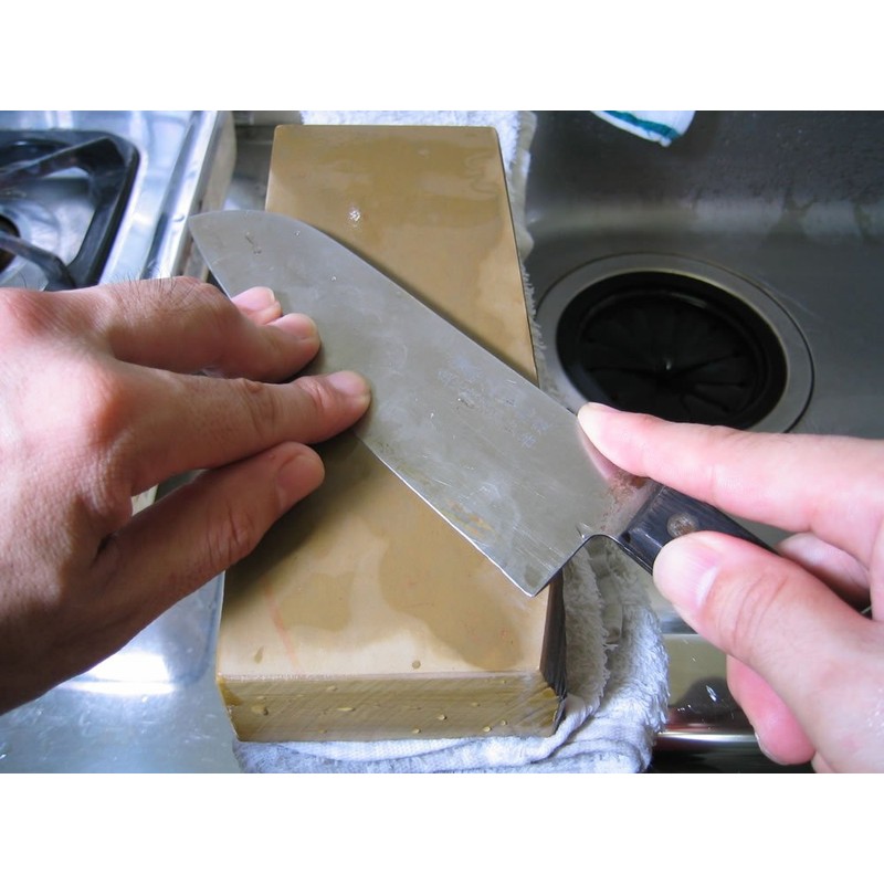 Houcho.com Whetstone, Medium-Grade Whetstone, Akamonzen (Small)