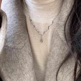 Xduargs Boho Teardrop Pendant Necklace Gold Water Drop Choker Necklace Vintage Ripple Water Drop Necklace Water Drop Stitching Chain Necklace Jewellery for Women, Zinc