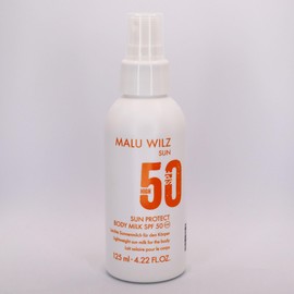 Malu Wilz Sun Protect Body Milk SPF 50 | Leichte Sonnenmilch für den Körper | Mit sommerlichem Kokos-Duft | Wasserresistent und Anti-Sand Effekt