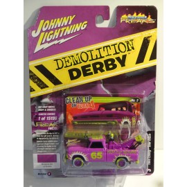 JOHNNY LIGHTNING - STREET FREAKS PURPLE DEMOLITION DERBY - 1965 CHEVY TOW TRUCK