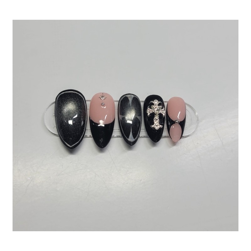 Black Punch - Short Almond / Black Punch - 숏아몬드
