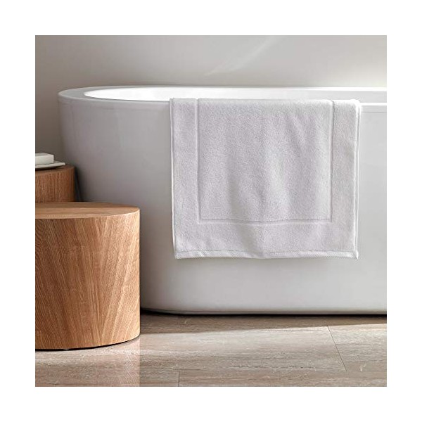 H by Frette Simple Border Bath Mat - Luxury All-White Bath Mat / Light, Soft Feel / 100% Cotton