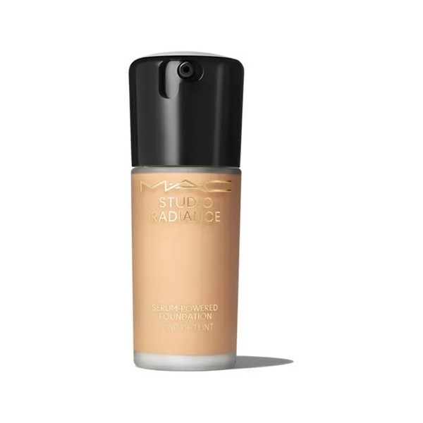 Base de maquillaje líquida MAC Studio Radiance tono nc35 -