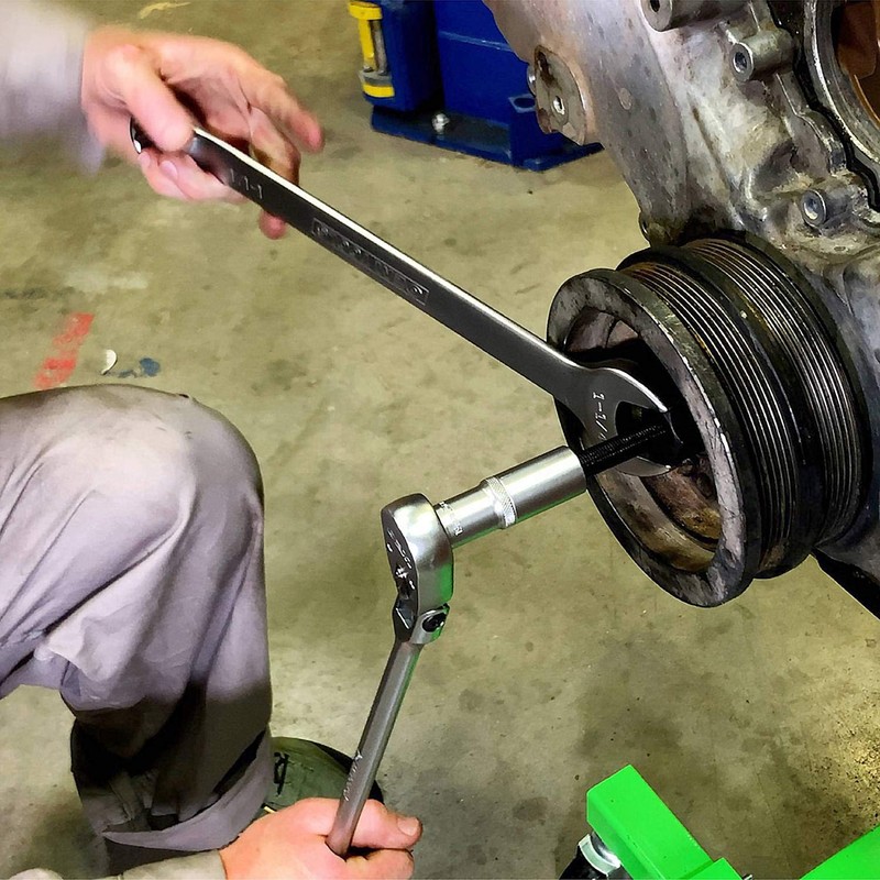 OEMTOOLS 37306 Long-Reach Harmonic Balancer/Pulley Installer Kit, Extra Long Forcing