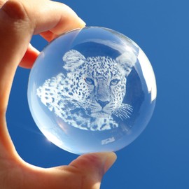 Cheetah Crystal Ball with Gold Metal Stand Decor 3D Laser Leopard Glass Ball Paperweight Animal Ornament Home Room Desk Fengshui Decoration