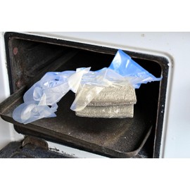 Stahlwolle Reinigungspads für Grill und Backofen, 2 Stück mit Schutzhandschuhen, 9 x 8 cm