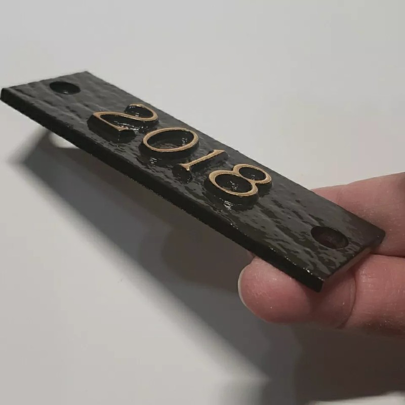 Unbranded 2018 Headstone Monument Date Plate Cast Bronze 1-1/4" x