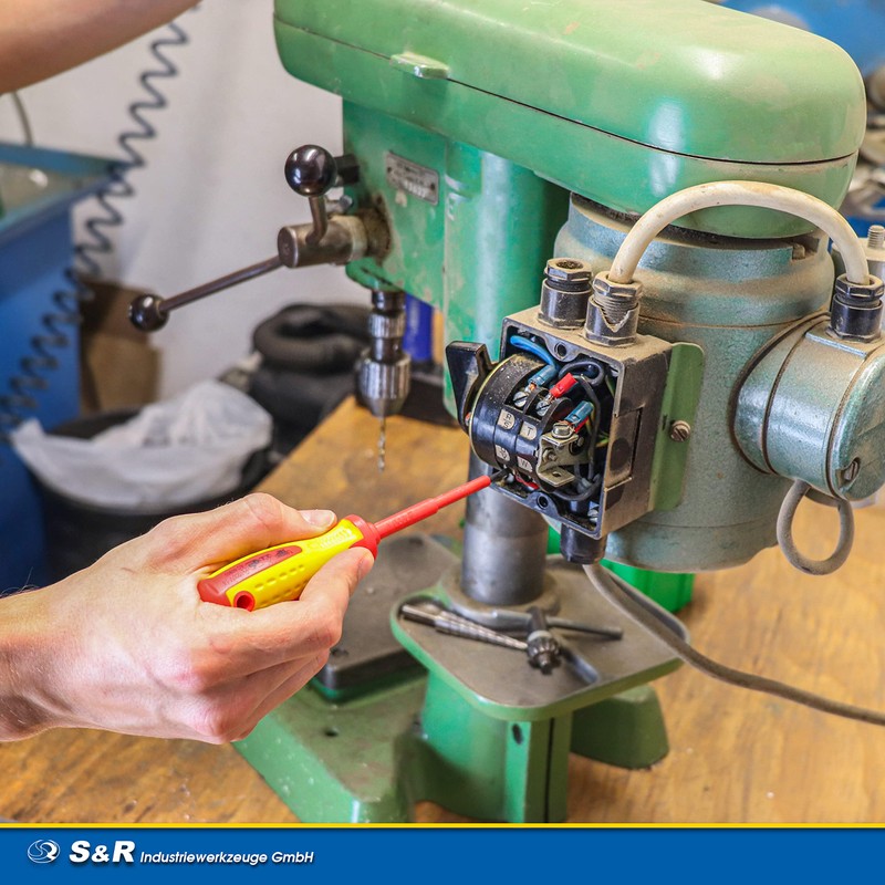 S&R Isolated Screwdrivers Electricians Set VDE-Tested (German Electrical Engineering Association),