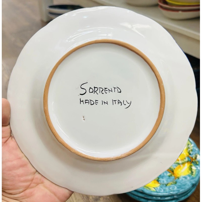 VIETRI Sorrento Lemon Pattern 9 Inch Pasta Plate Made/Painted by