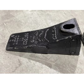 Bobcat 1 OEM Bobcat Heavy Duty Bucket Teeth 6737325 Fits Shank GST520 New