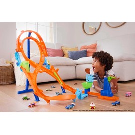Hot Wheels Toy Car Track Set with Figure-8 Jump & 1:64 Scale Vehicle, 2-ft Tall Track, Connects to Other Sets