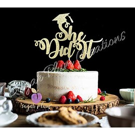 Decoración para tarta de graduación de She did it