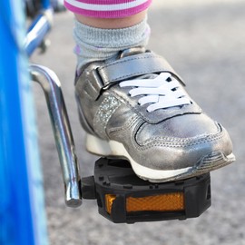 Kisangel Pedals Children's Bicycle Replacement Parts Children's Bicycle Pedals - Lightweight Plastic Replacement Pedals for Children Universal Fit for Road and Off-Road Drives