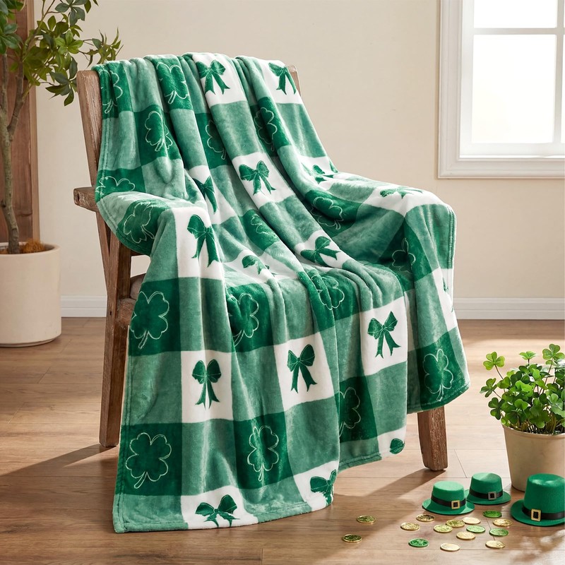 Tingjoo St. Patrick's Day Blanket Clover Bow Fuzzy Blanket Spring