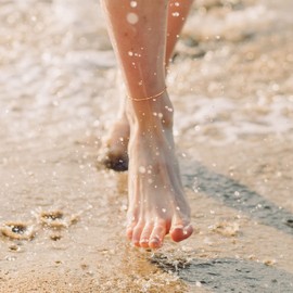 JoycuFF Gifts for Women, Morse Code Anklets Gold Bracelets for Women, Inspirational Christmas Birthday Graduation Gift for Friends Mom Daughter Aunt Niece Secret Message Jewelry