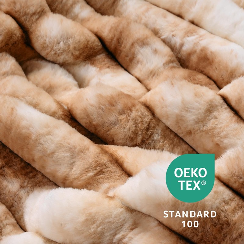 Amélie Home Faux Fur Throw Blanket for Couch, Cozy Fuzzy