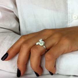 81stgeneration Women's .925 Sterling Silver Three Shiva Eye Shell Ring