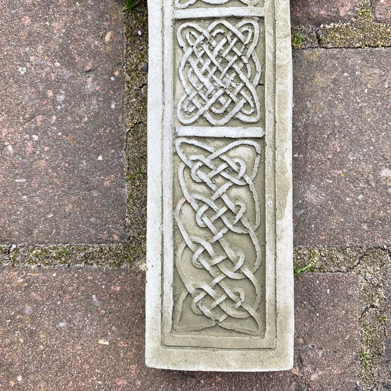 Darthome Ltd Ancient Stone Celtic Cross Tile Hanging Garden Ornament