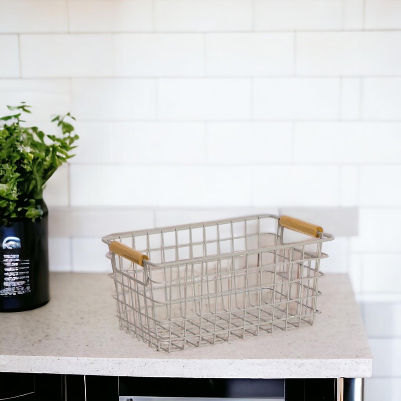 ROCKING GIFTS White Metal Basket with Wooden Handles 26cm