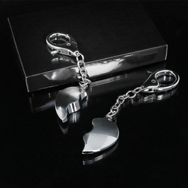 com-four® Set of 2 Metal Key Rings with Carabiner for Lovers, Hearts in Elegant Gift Box, silver colours