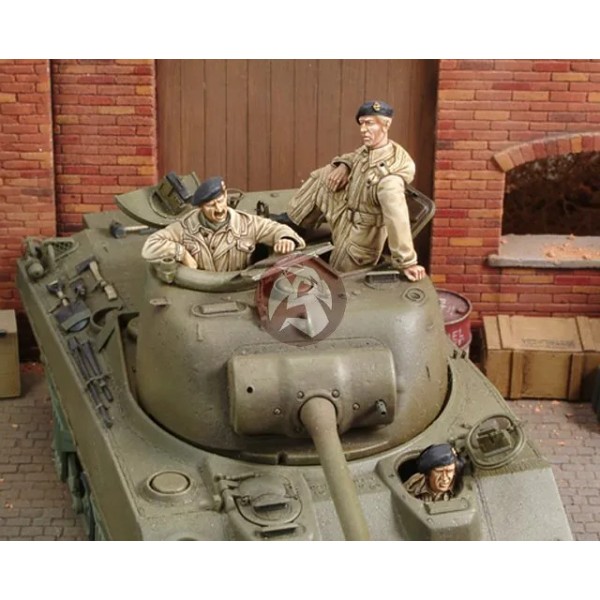Royal Model 1/35 British Sherman Firefly Tank Crew WWII (3