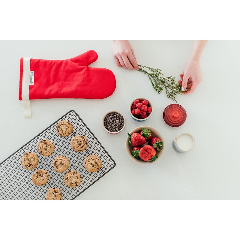 Le Creuset 95002300060000 Oven Glove with Extra Long Sleeve, One