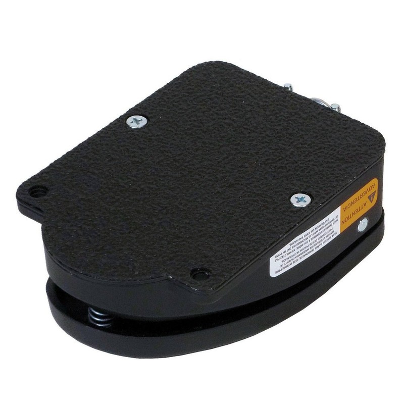 SSC Controls F200 Foot Switch, Momentary Action, SPDT, 15 Amp,