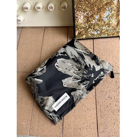 Lemsdee Makeup Bag Cosmetic Travel Bag Small - Portable Aesthetic Makeup Pouch Organizer Floral Zipper Canvas Make Up Bags Large Toiletry Purse for Traveling Women Girls, Lotus Black