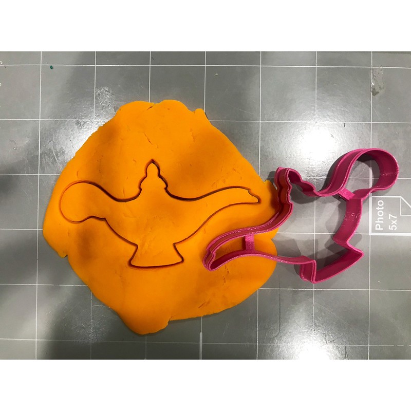 Aladdin Lamp Cookie Cutter (11.43 cm)
