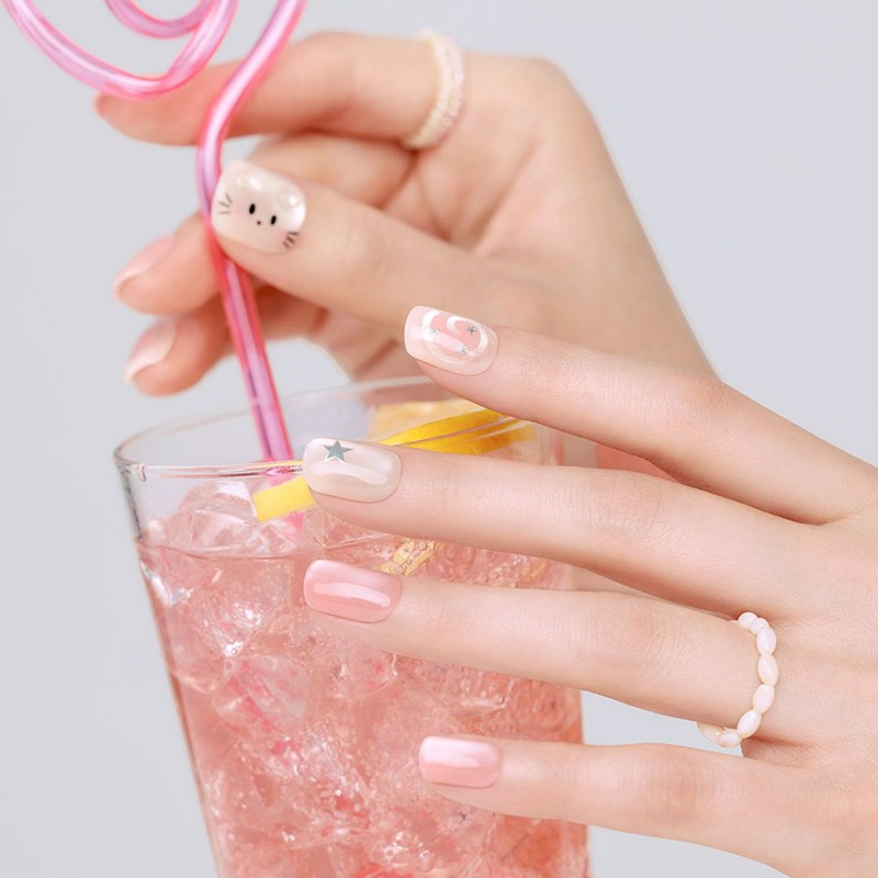 Dashing Diva Magic Press Mellow Cat (Regular Round) Nail Tips