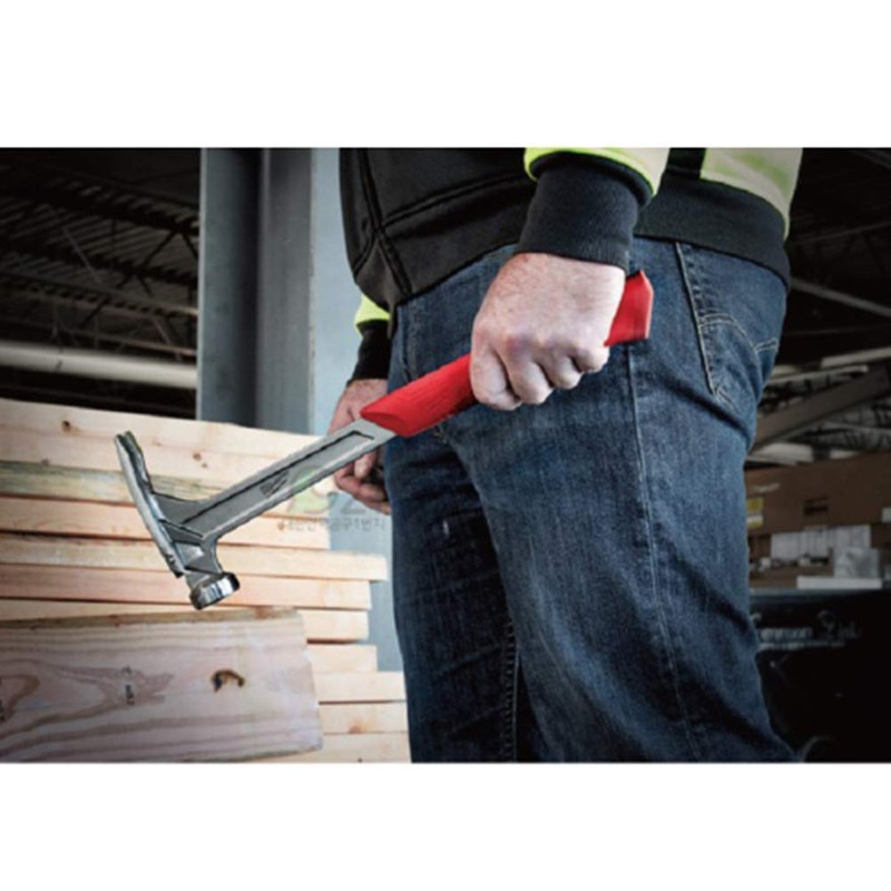 Milwaukee 48-22-9016 17 oz. Milled Face Framing Hammer
