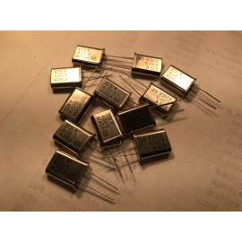 ECS HC-18/U Computer and Radio Crystal - 4.0000 MHz - SOL - Wire Leads (pair)