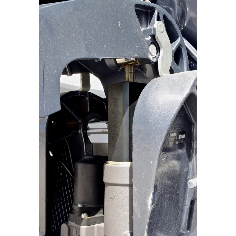 M-Y Wedge Single Ram Universal Outboard Trailering Support Transom Saver