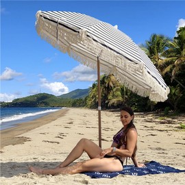 EasyGoProducts Beach 7 Foot – Designer Umbrella Fringed Tassels – Wood Grain Steel Pole – Tilt Function – Ground Stake-UPF 50+ UV Sun Protection-Exotic Tan Color Striped – Carry Bag