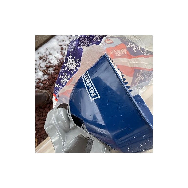 Chapin 8705A 1.6-Liter (0.3-Gallon) Ice Melt and Salt Hand Crank
