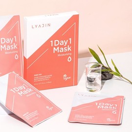 Liajin 원데이원 모이스처라이징 마스크 5ea / BOX (고농축 수분 에센스를 듬뿍 고흡착 원단 사용) One Day One Moisturizing Mask 5ea / BOX (Made with highly concentrated moisture essence and highly absorbent fabric)