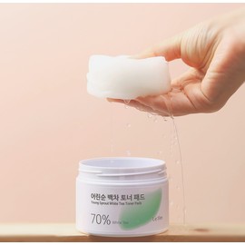 Honey glow toner pad that empties pores and fills moisture / 모공은 비우고 수분은 채우는 꿀광 토너패드