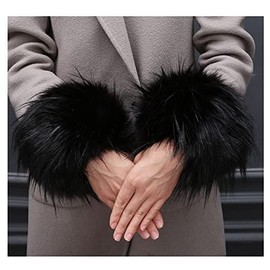 SHTGOI Women's Fur Cuffs Fur Wrist Warmer Faux Fur Cuffs Arm Warmers Winter Hand Warmer Sleeves Plush Pulse Warmer Fur Warmers Faux Fur Arm Warmers Gloves Black 1#